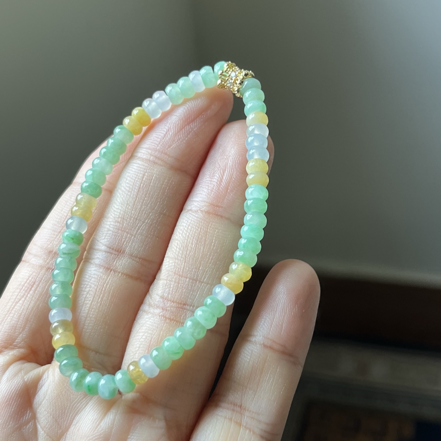 冰种三彩算盘珠手链，种水好，冰透，尺寸4.6×2.8，清货