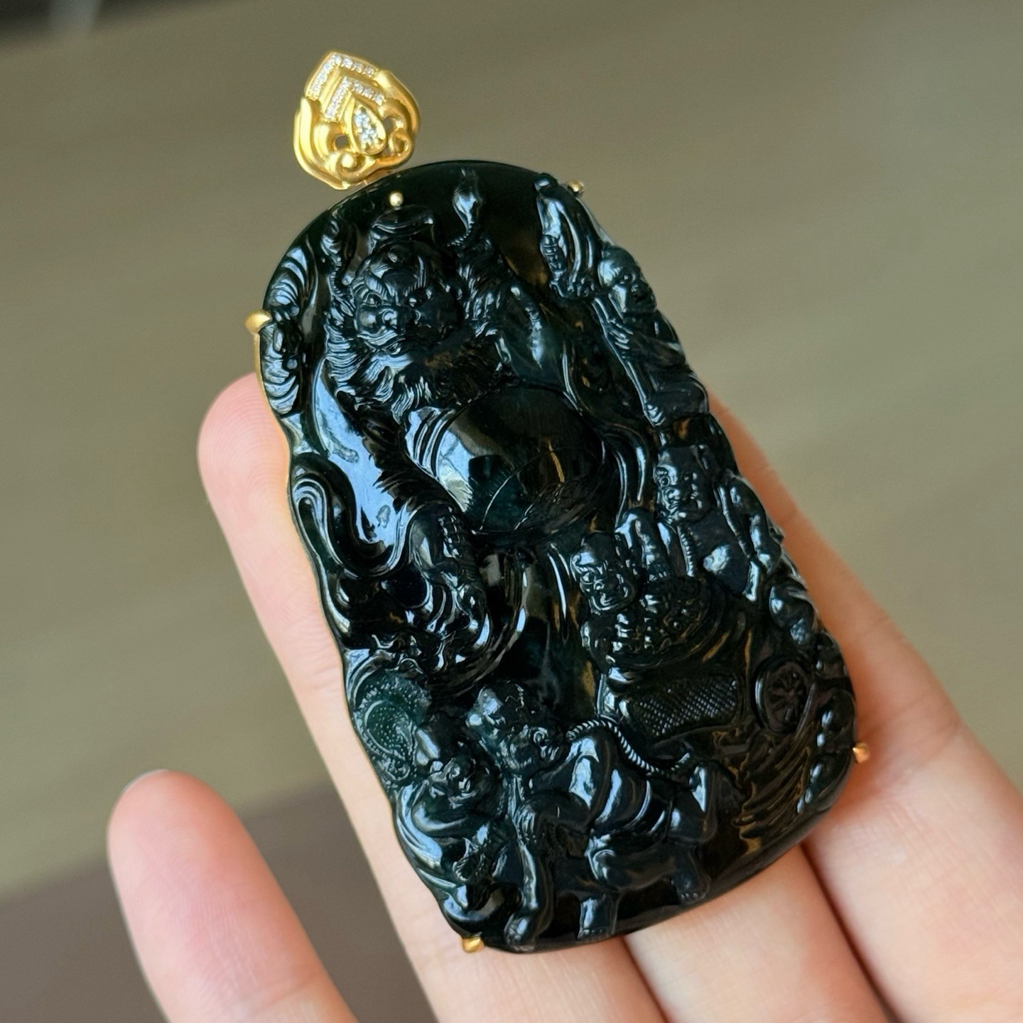 精品18k墨翠钟馗 种好色正 黑度极好 打灯通透 油性十足  尺寸73.8