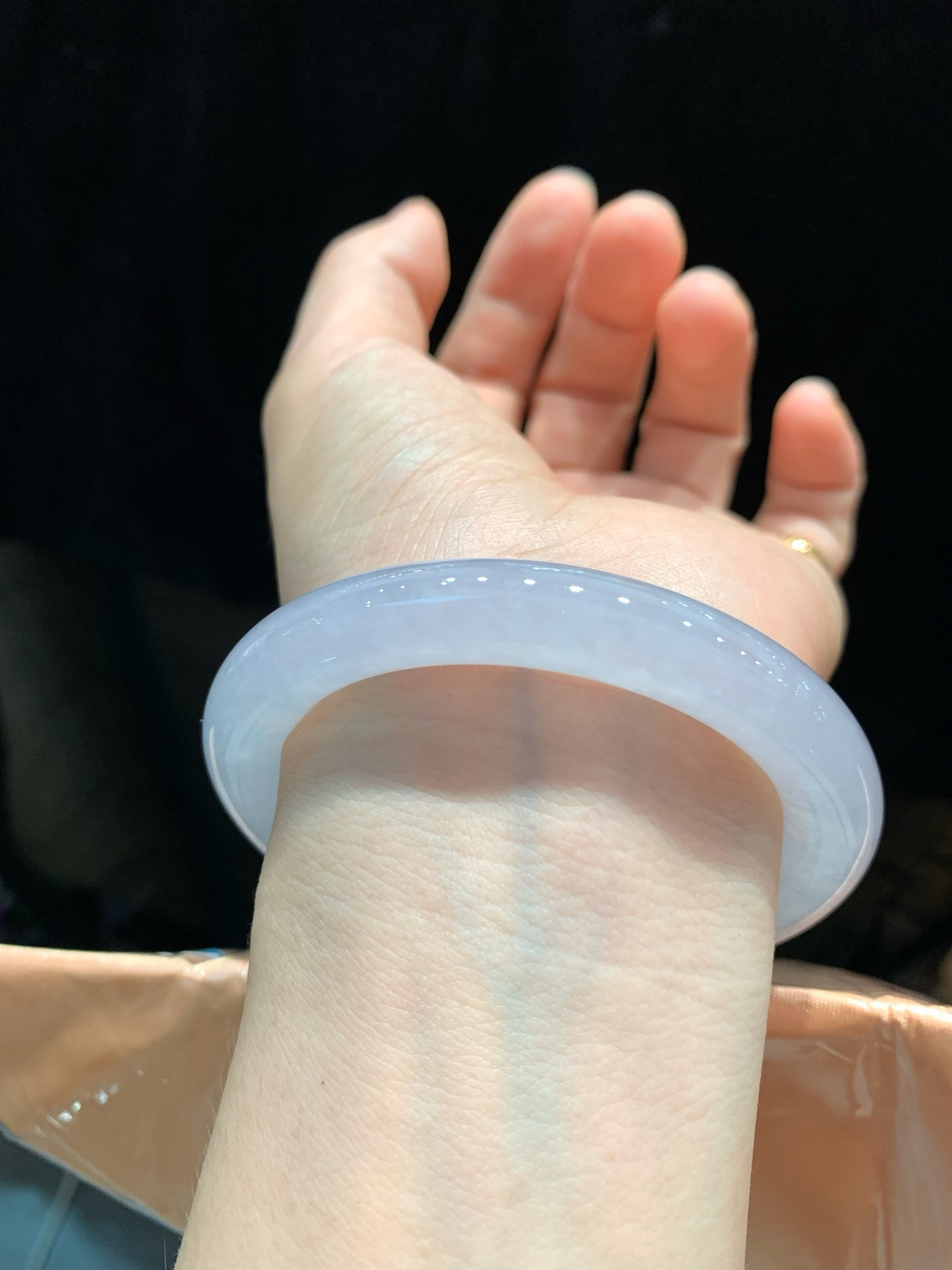 尺寸55.3/9.3/10，冰种圆条手镯
冰透水润 清新甜美