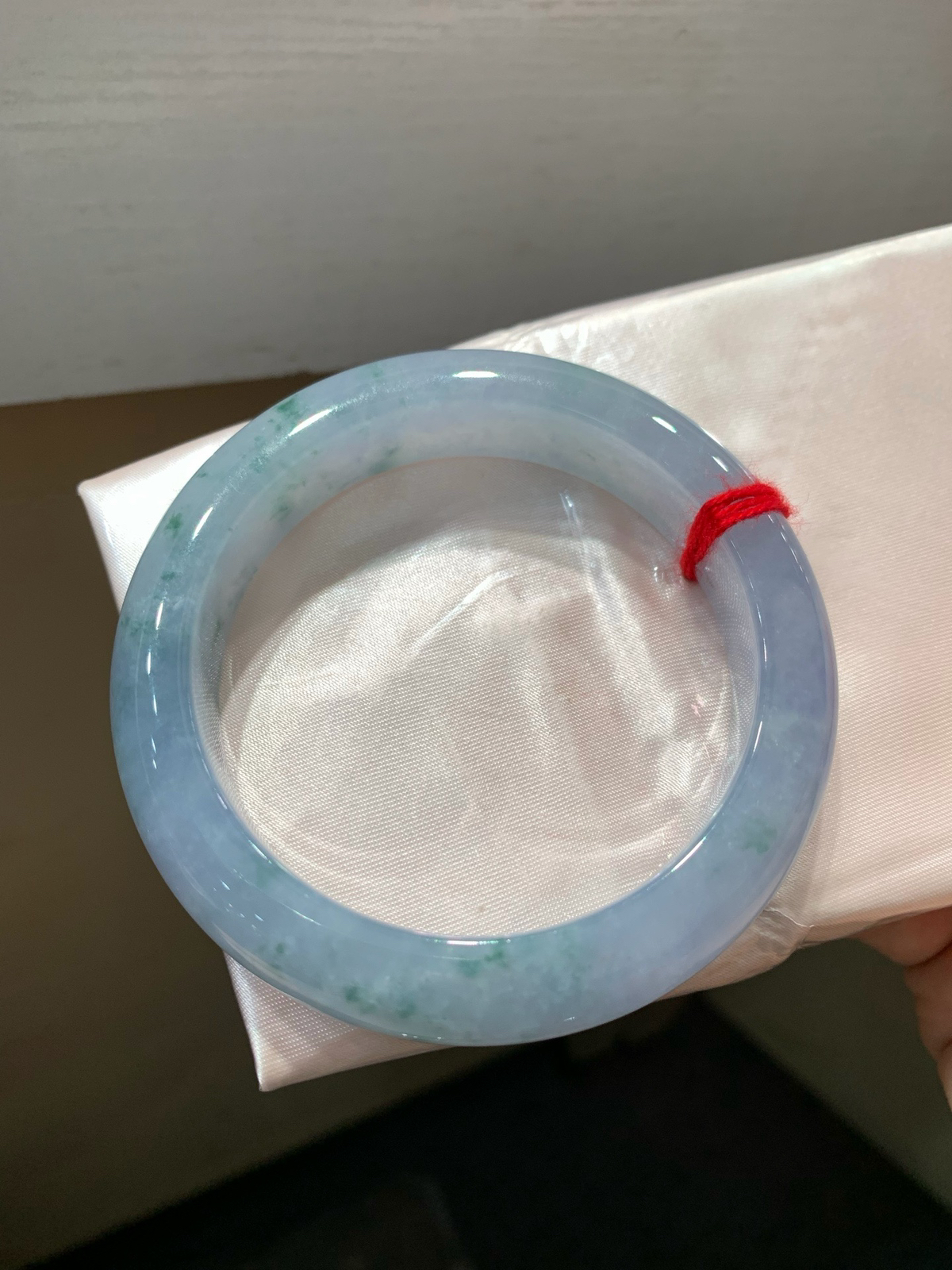 尺寸56.8/13.3/9.7，紫罗兰飘花手镯
水润细腻 种老