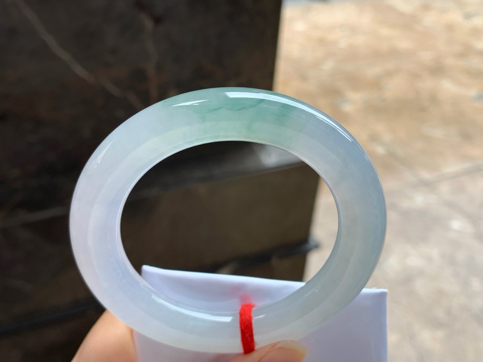55-12
飘花圆条手镯^_^水润冰透