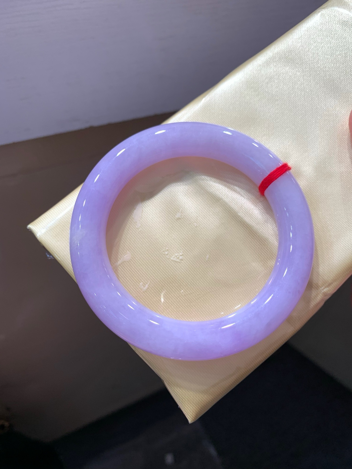 尺寸54.7/11.1，紫罗兰圆条手镯
水润细腻 色好
