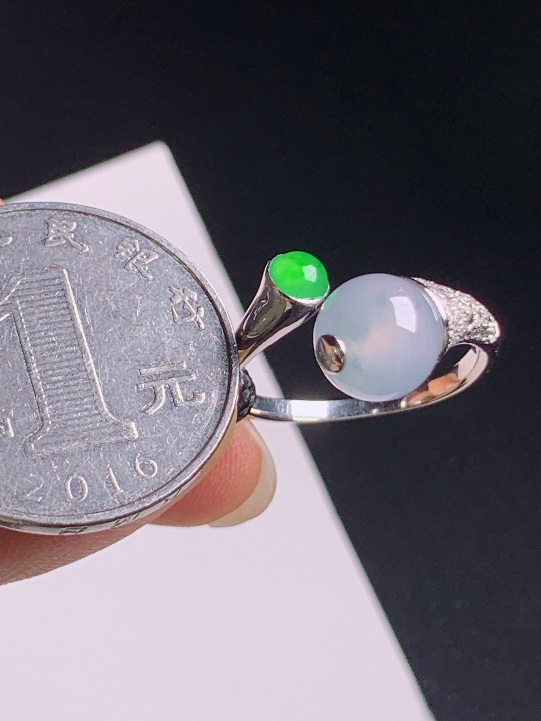 ️ 珠珠戒指，配正阳绿蛋面点缀，雅致 490708