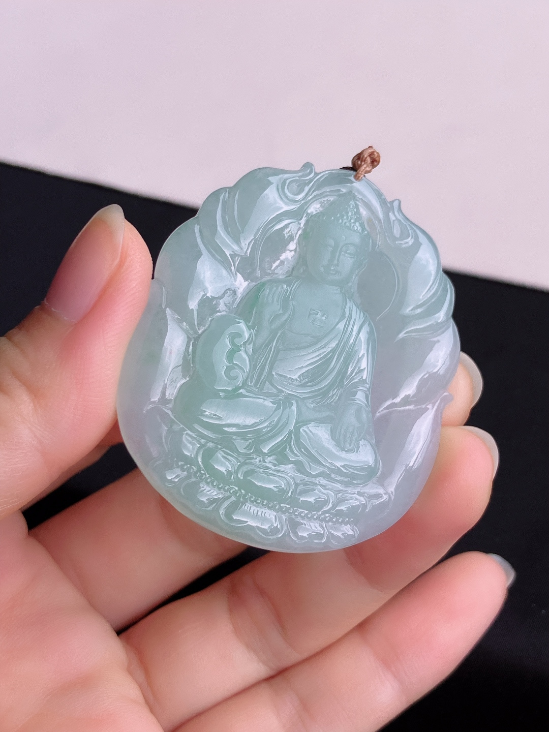 底色大日如来，晶莹剔透，尺寸51/43/5.6/自然光实拍