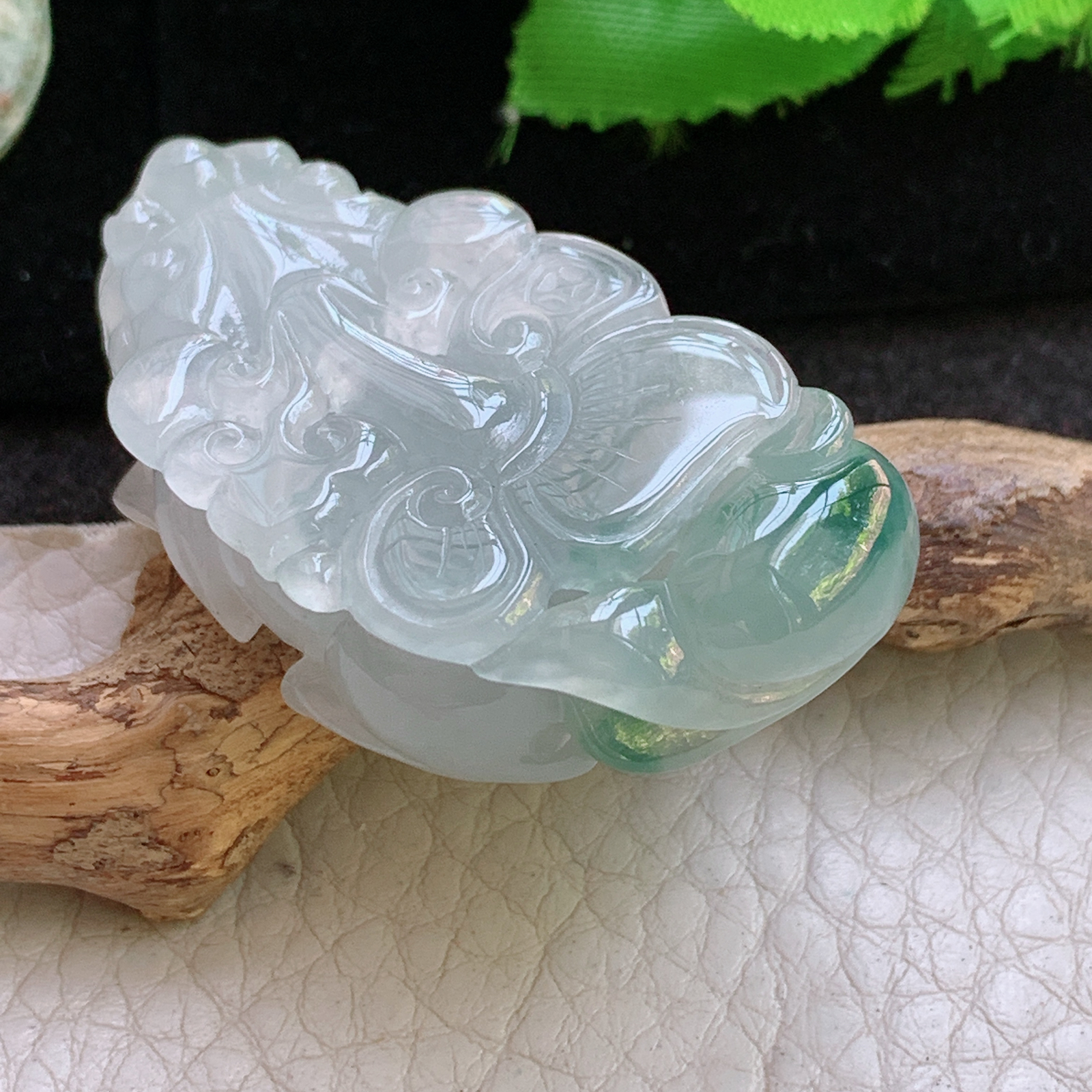 yn实拍45*24.5*12缅甸翡翠a货精雕飘花胶感招财貔貅 皮休玉吊坠