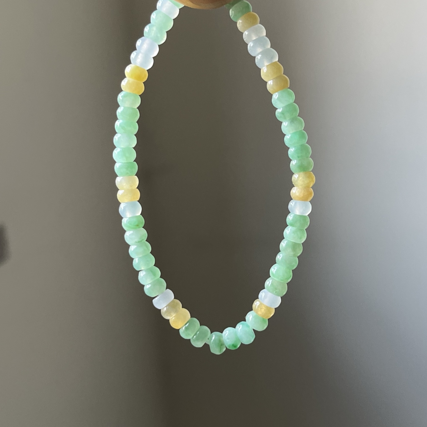 冰种三彩算盘珠手链，种水好，冰透，尺寸4.6×2.8，清货