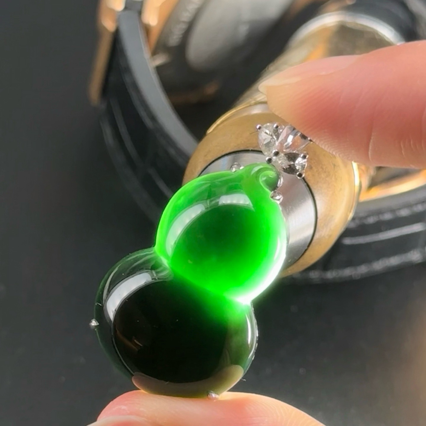 精品18k墨翠葫芦吊坠 种好色正 黑度极好 打灯通透  尺寸36.8