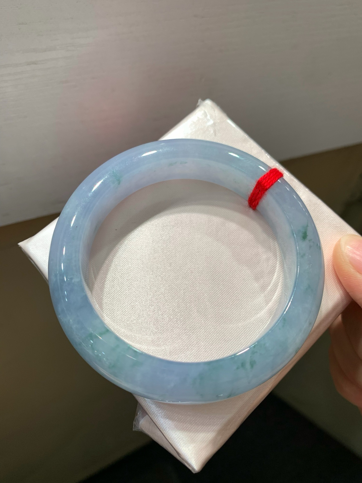 尺寸56.8/13.3/9.7，紫罗兰飘花手镯
水润细腻 种老