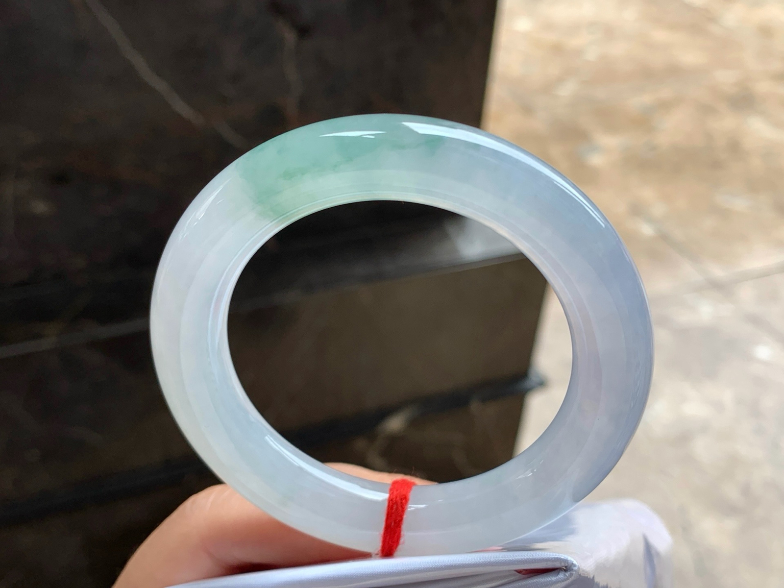55-12
飘花圆条手镯^_^水润冰透