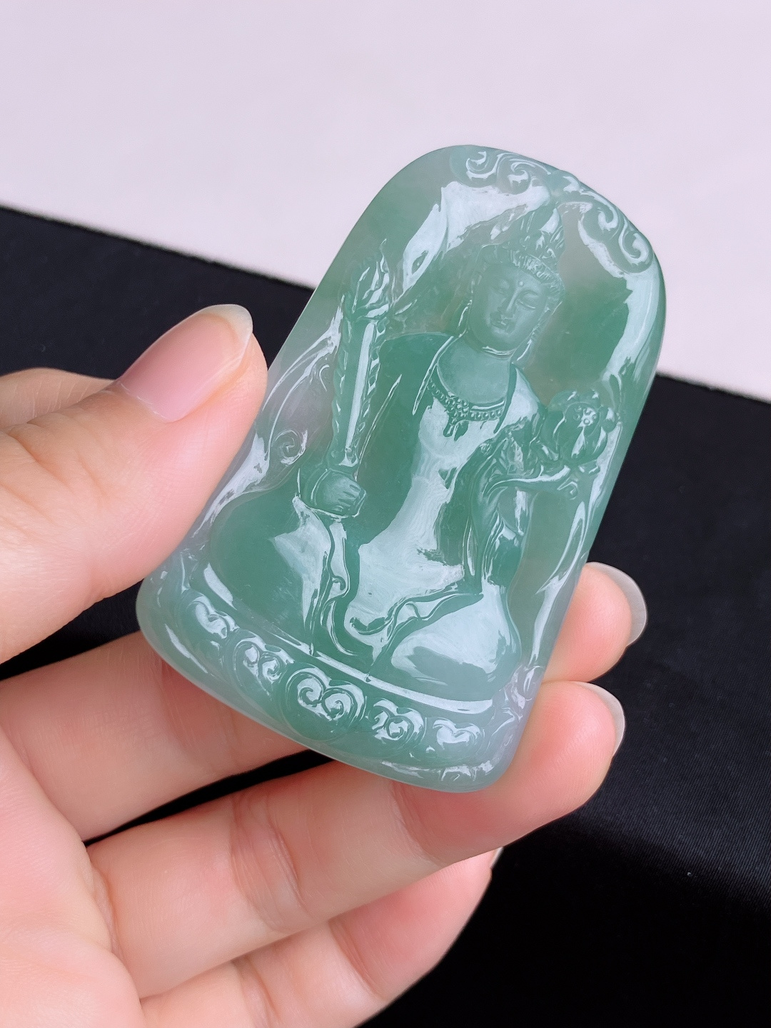 底色虚空藏菩萨，晶莹剔透，尺寸66.5/41.6/5.6/自然光实拍
