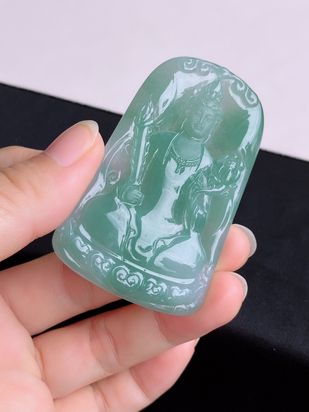 底色虚空藏菩萨，晶莹剔透，尺寸66.5/41.6/5.6/自然光实拍