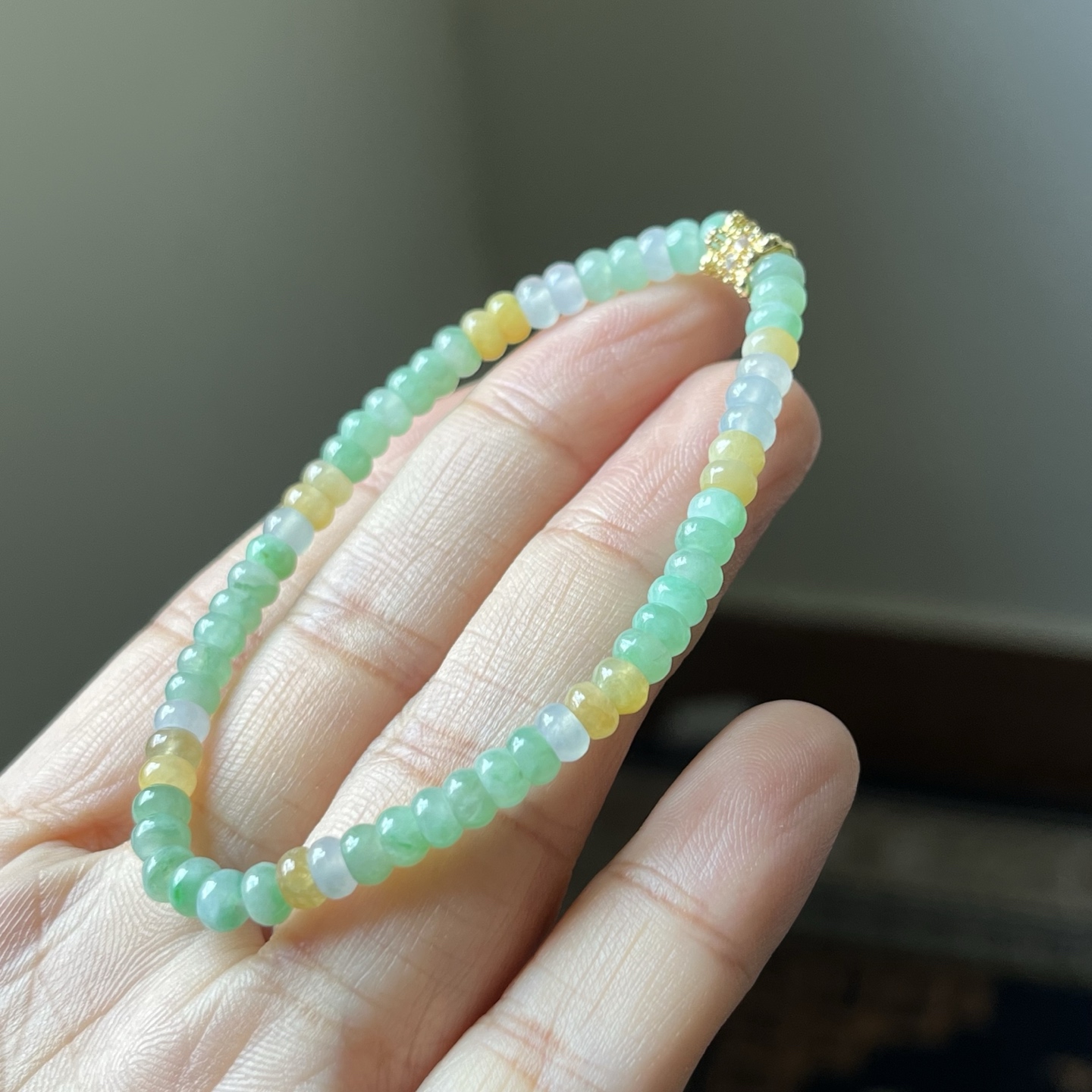冰种三彩算盘珠手链，种水好，冰透，尺寸4.6×2.8，清货