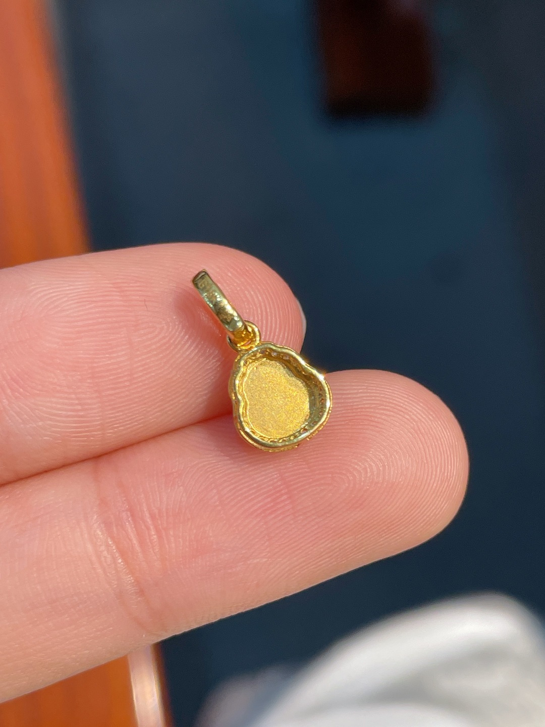 ️冰绿葫芦小滴溜 无裂，18k金镶嵌，5.6-4.9-2.5
