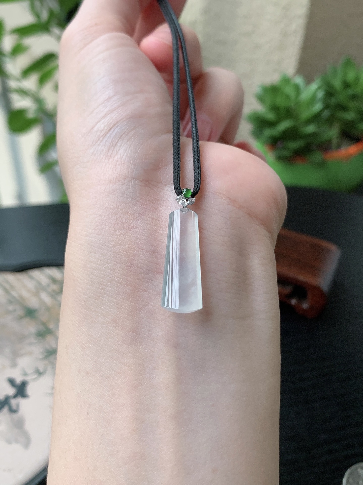 18k金镶嵌老坑冰种胶感白月光起刚无事牌吊坠 裸石尺寸:24-9.2-4.6mm