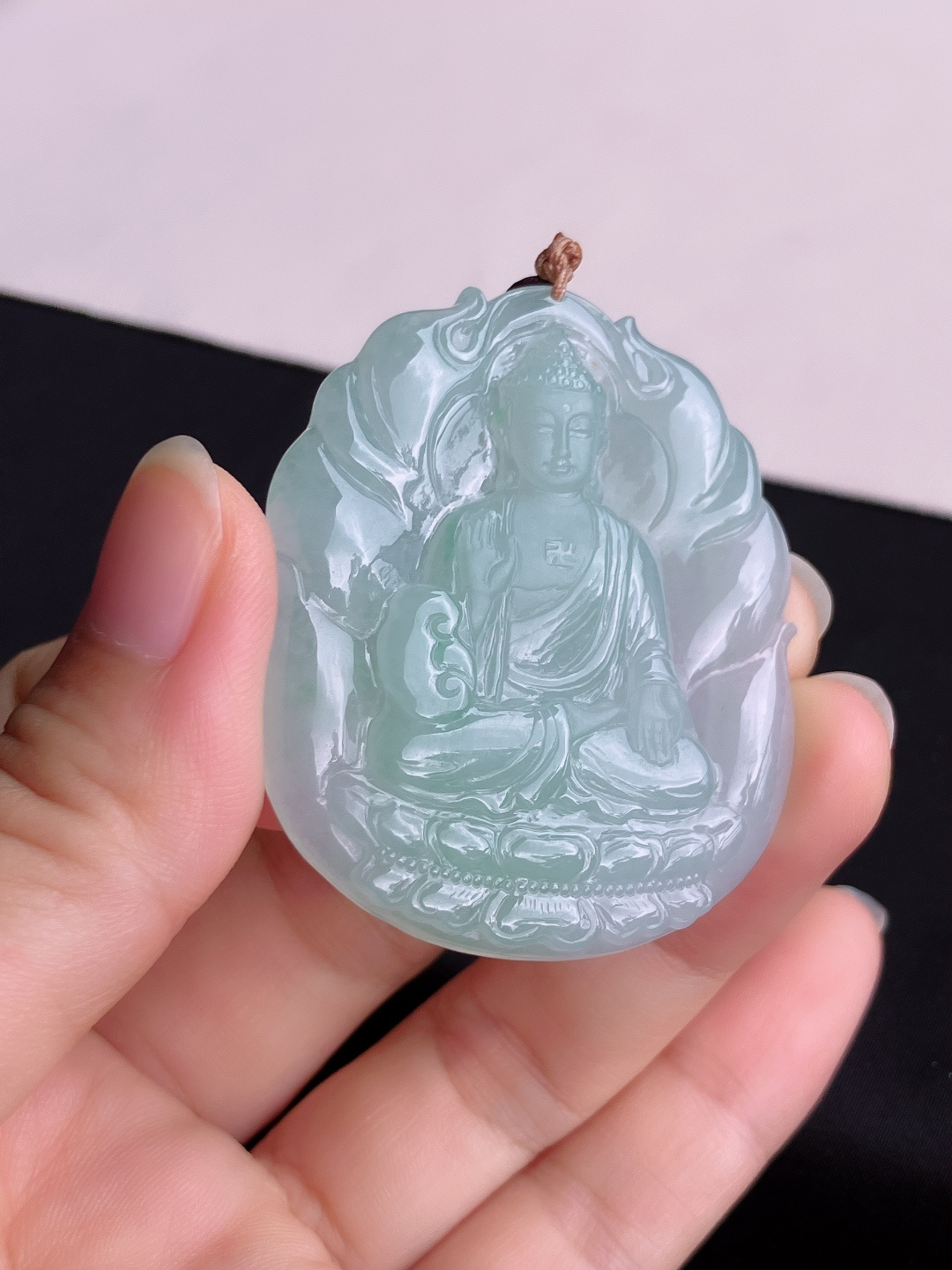 底色大日如来，晶莹剔透，尺寸51/43/5.6/自然光实拍