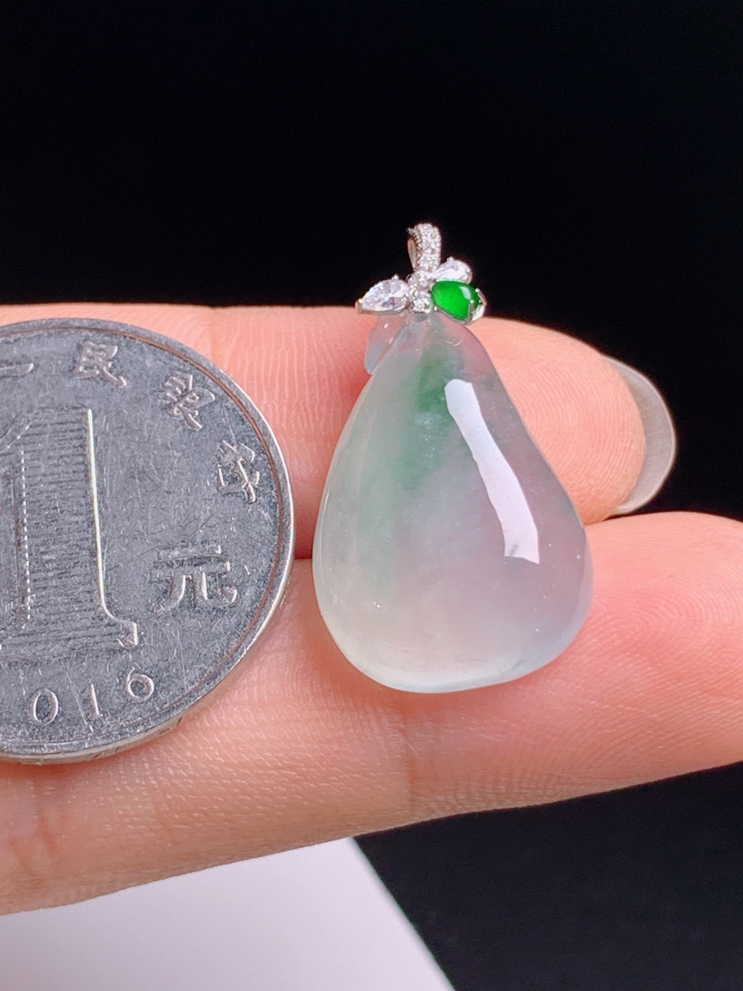 冰飘绿福瓜吊坠，飘花轻盈质地通透，福气绵延 裸石20.3-14.3-6.7 整体26 530708