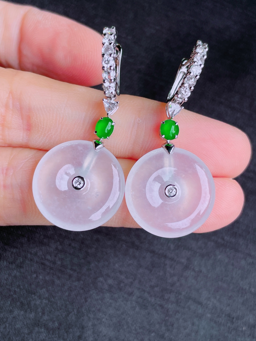 平安扣耳坠，晶莹剔透，新颖时尚，无裂，18-4