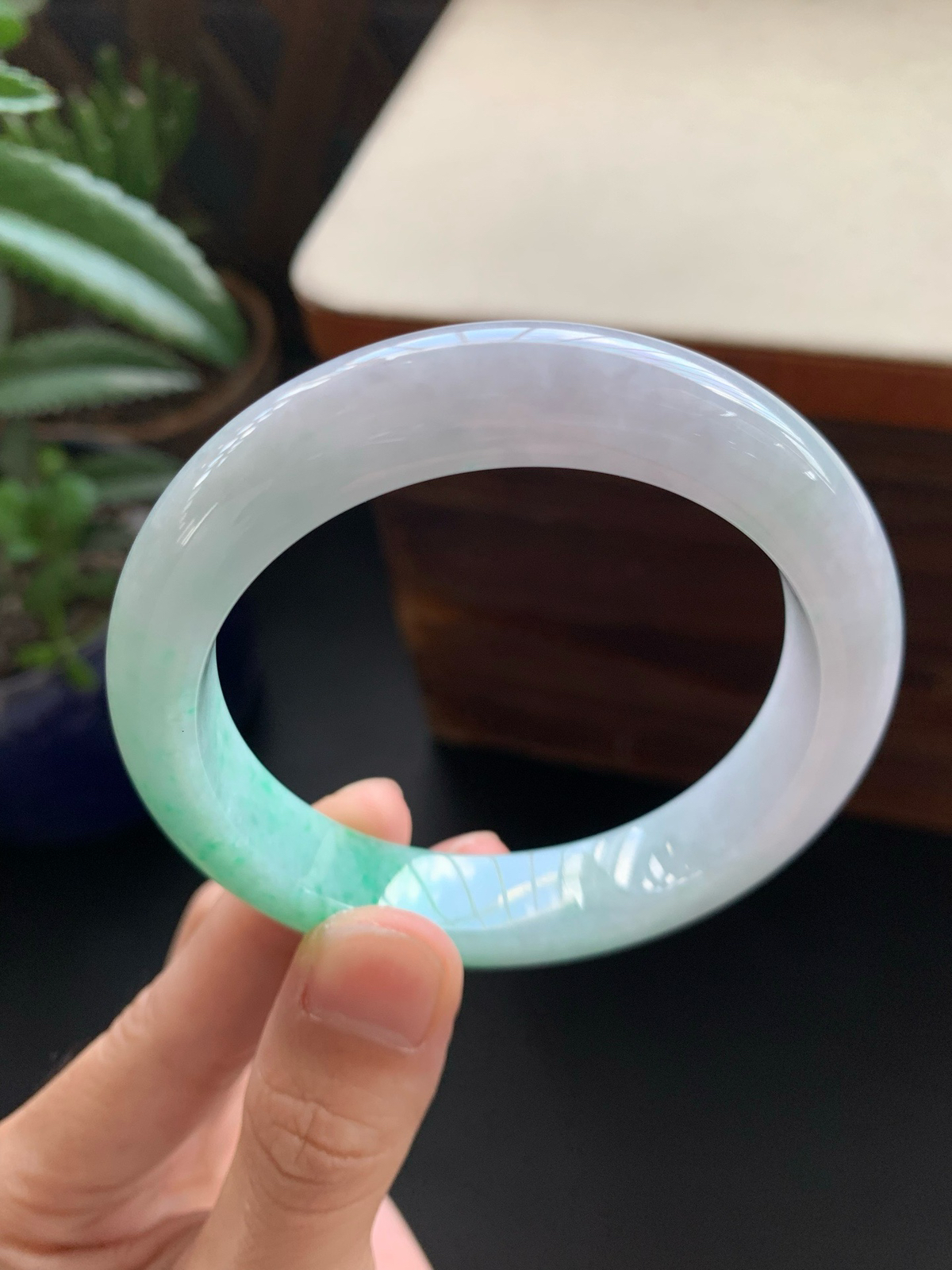 58圈口阳绿正圈手镯