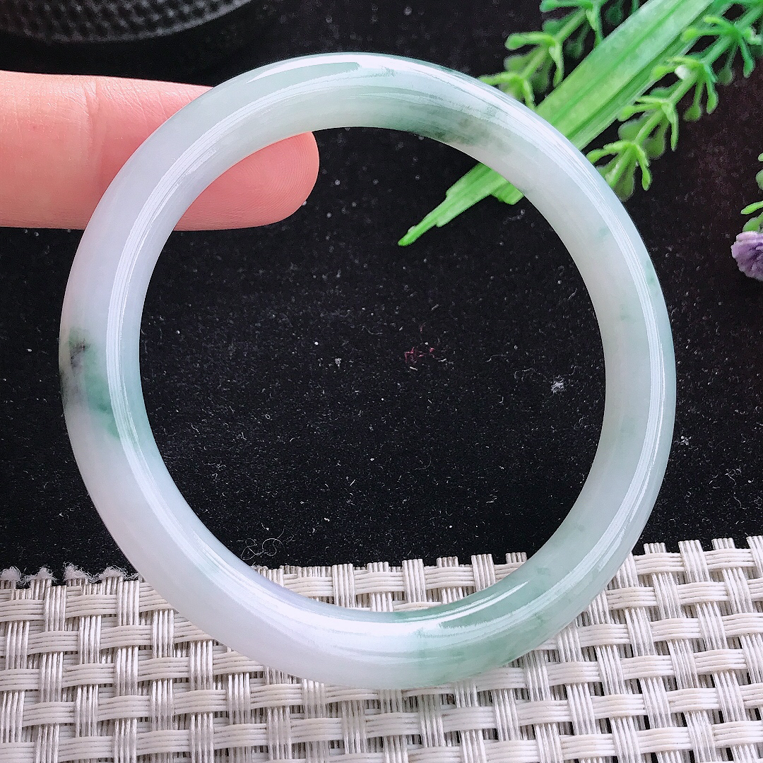 自然光55/8.2老坑冰润起胶飘花圆条手镯平安镯翡翠美人镯