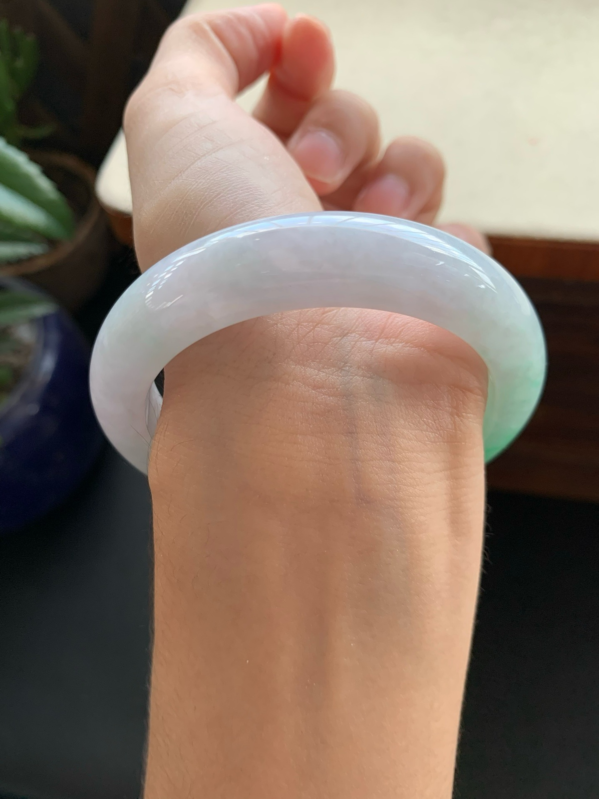58圈口阳绿正圈手镯