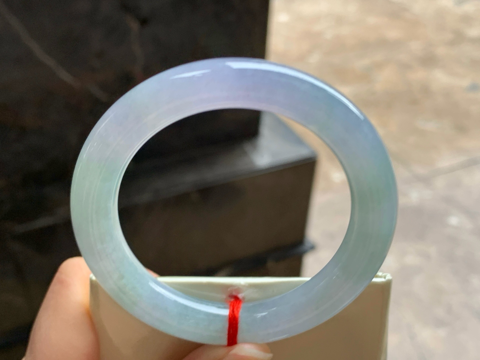 52.5-10.1
冰紫圆条手镯^_^水润清新