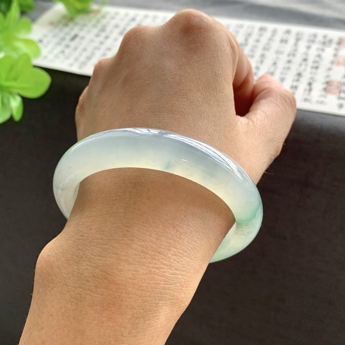 071022HT 冰飘花正圈翡翠手镯 55.4-12.6-8.6