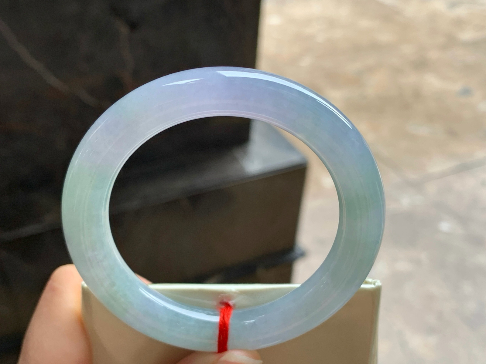 52.5-10.1
冰紫圆条手镯^_^水润清新