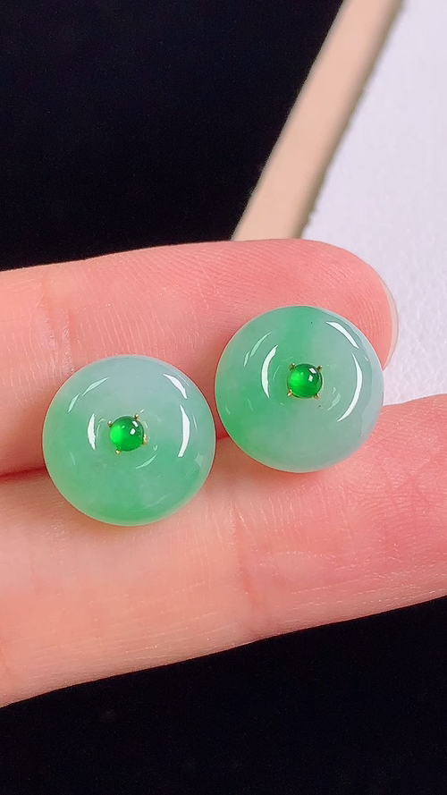 ️18K冰绿平安扣耳钉，无裂，尺寸:10.8-6.0mm