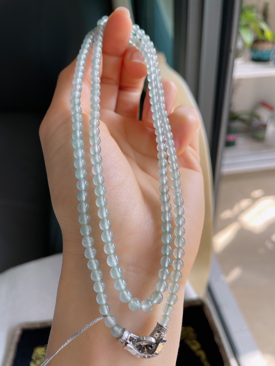 天然翡翠A货老坑，冰种珠链，尺寸：4mm152颗。【编2093】