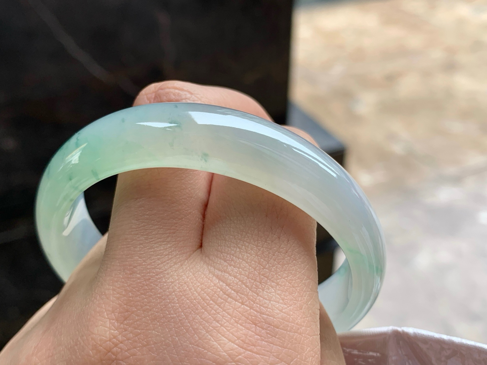 57-14-7
晴底贵妃手镯^_^清新 正圈54 55可以带