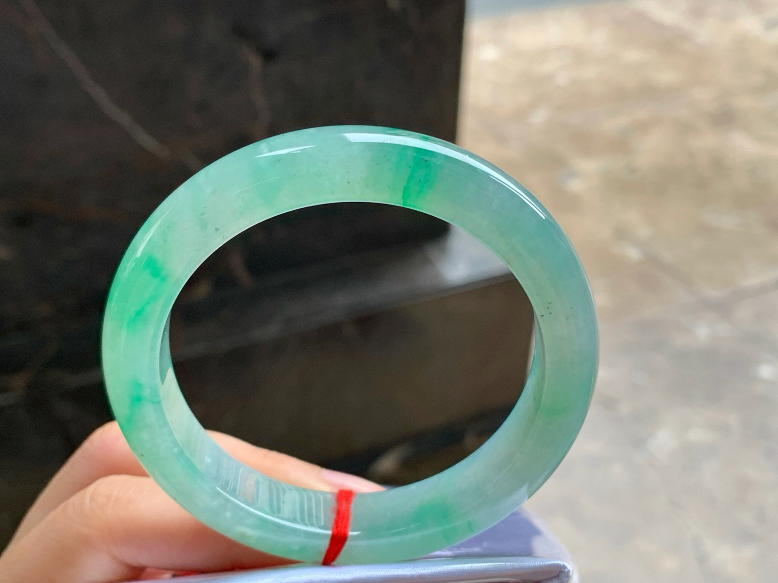 57-11.6-8.7
飘绿手镯^_^清新水润