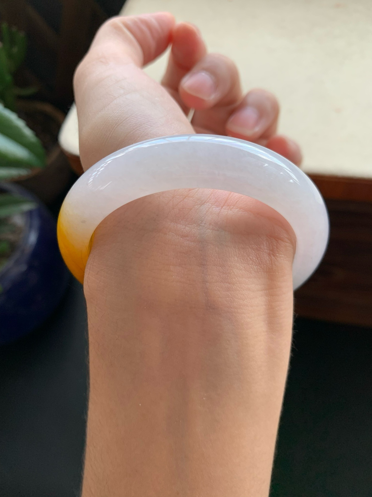 55圈口鸡油黄正圈手镯