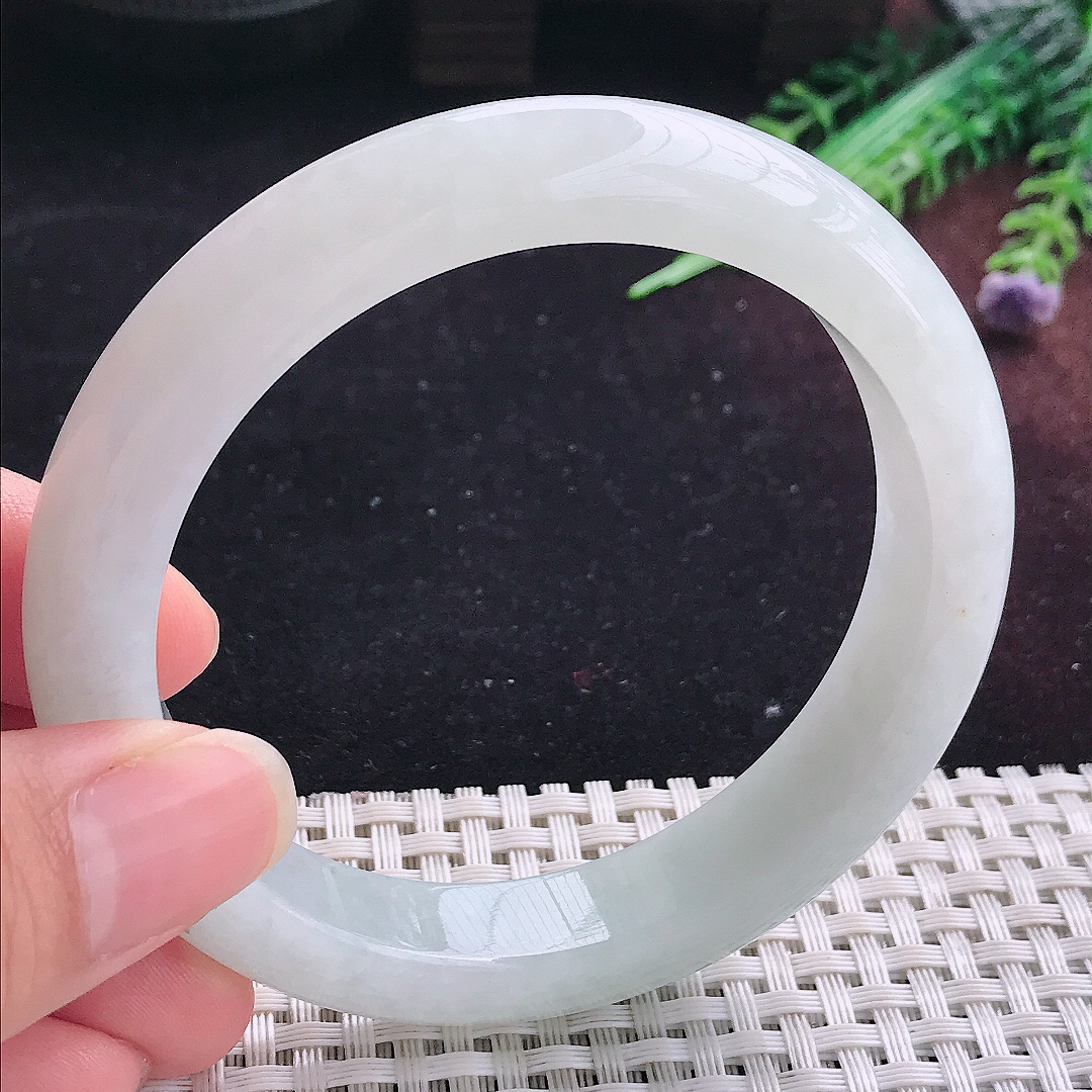 自然光60.5/12.6/9大圈口老坑秀气冰润白月光手镯平安镯翡翠美人镯