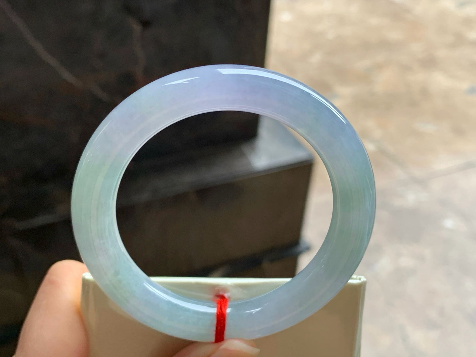 52.5-10.1
冰紫圆条手镯^_^水润清新