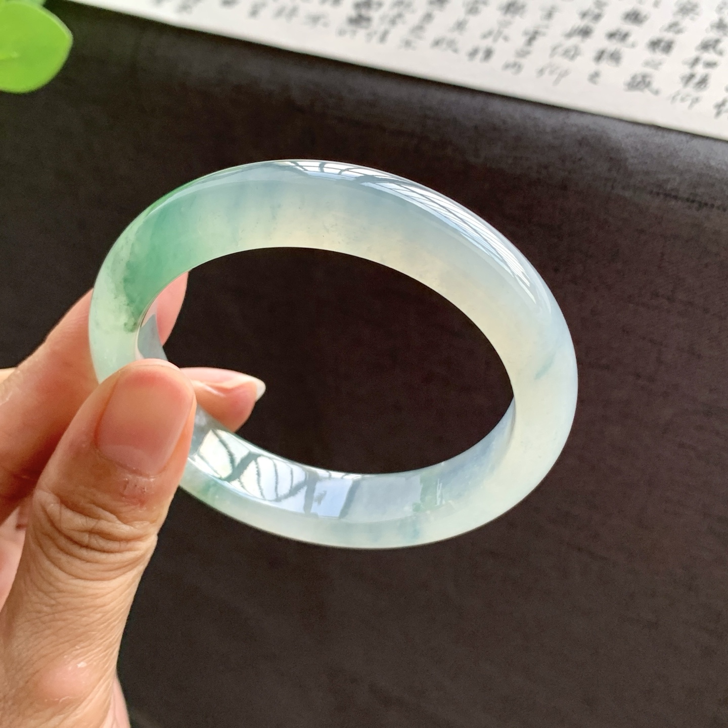 071022HT 冰飘花正圈翡翠手镯 55.4-12.6-8.6