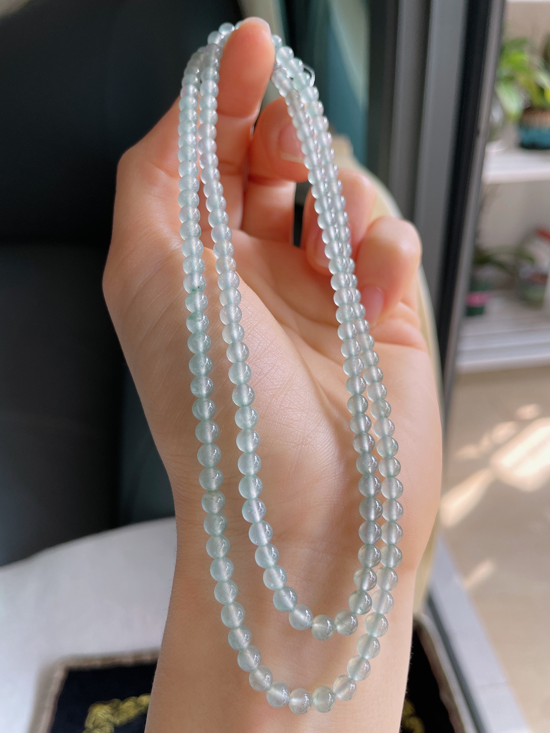 天然翡翠A货老坑，冰种珠链，尺寸：4mm152颗。【编2093】
