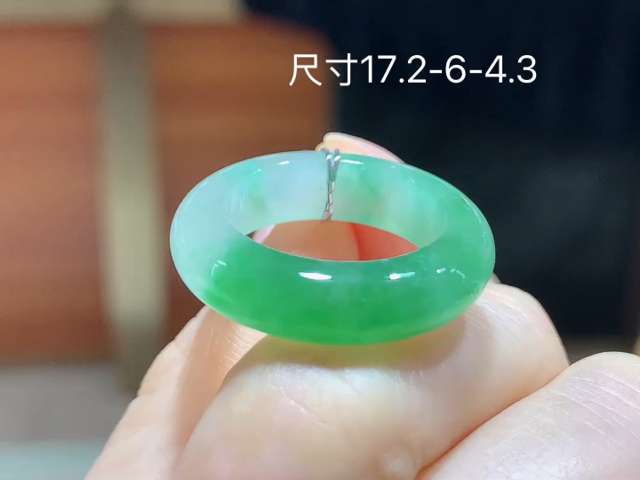 ️ 冰飘绿戒圈 老坑冰透 种老水足 水润光泽 性比高 无裂, 尺寸看图 17.2-6-4.3