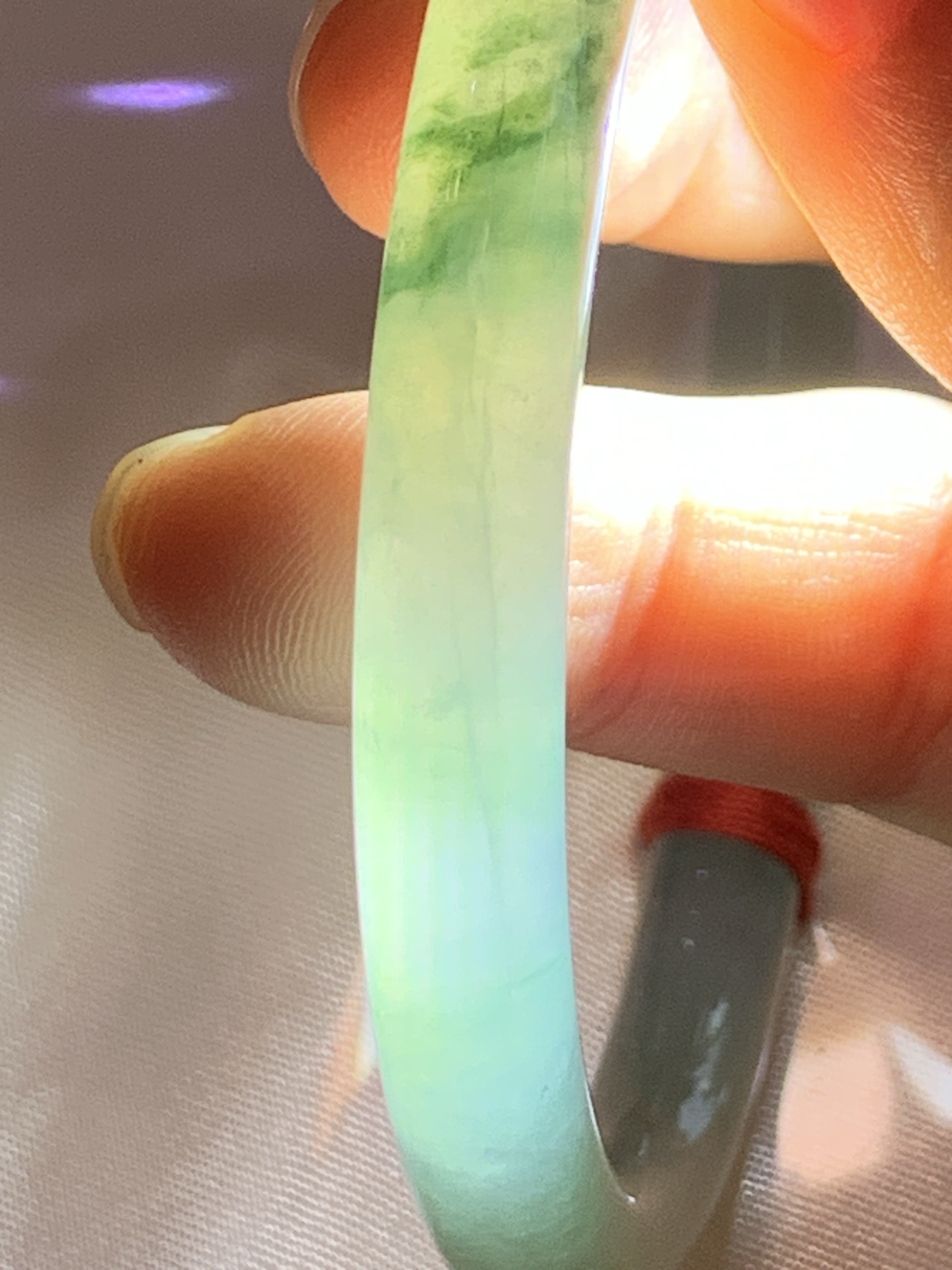冰飘花美人条 53.2-6.8-7.2 0711-H118-71 打灯纹裂，底妆水透起光，冰底中开出了朵朵兰花，飘花灵动飘逸，勾勒出一幅唯美诗意的山水意境画，古典优雅又秀气