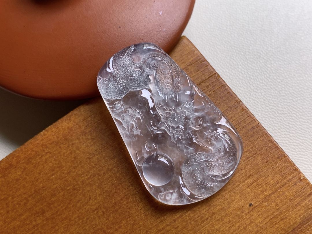 ️ 玻璃种龙牌 底子水润冰透，工艺精湛栩栩如生，尺寸33.3*20.5*3.8