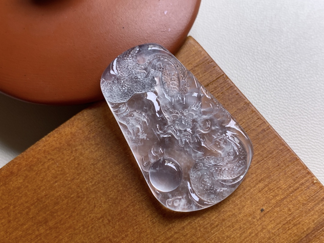 ️ 玻璃种龙牌 底子水润冰透，工艺精湛栩栩如生，尺寸33.3*20.5*3.8