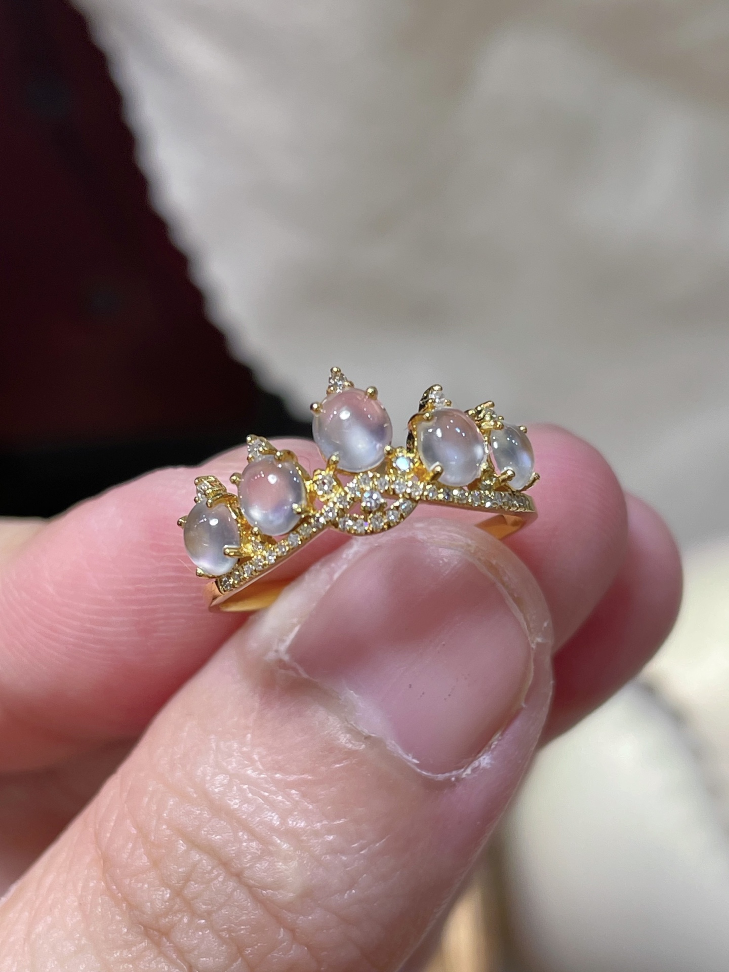 ️ 翡翠冰种蛋面戒指，起荧光，种水好好 裸石很饱满，专挑好品相，18k金钻石镶嵌，4.2-3.8-2.2
