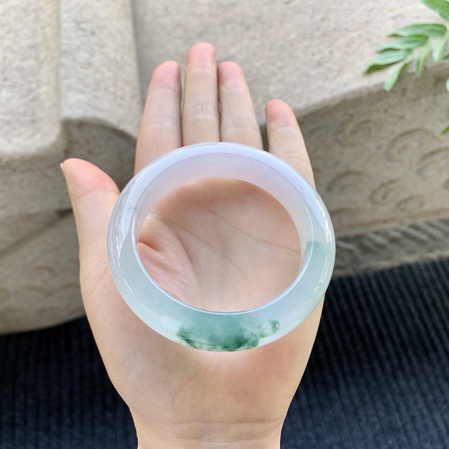 正圈52 53【圈口】53.1/14/9.2【编码】C5071371【描述】冰糯飘花，胶润，水润，种