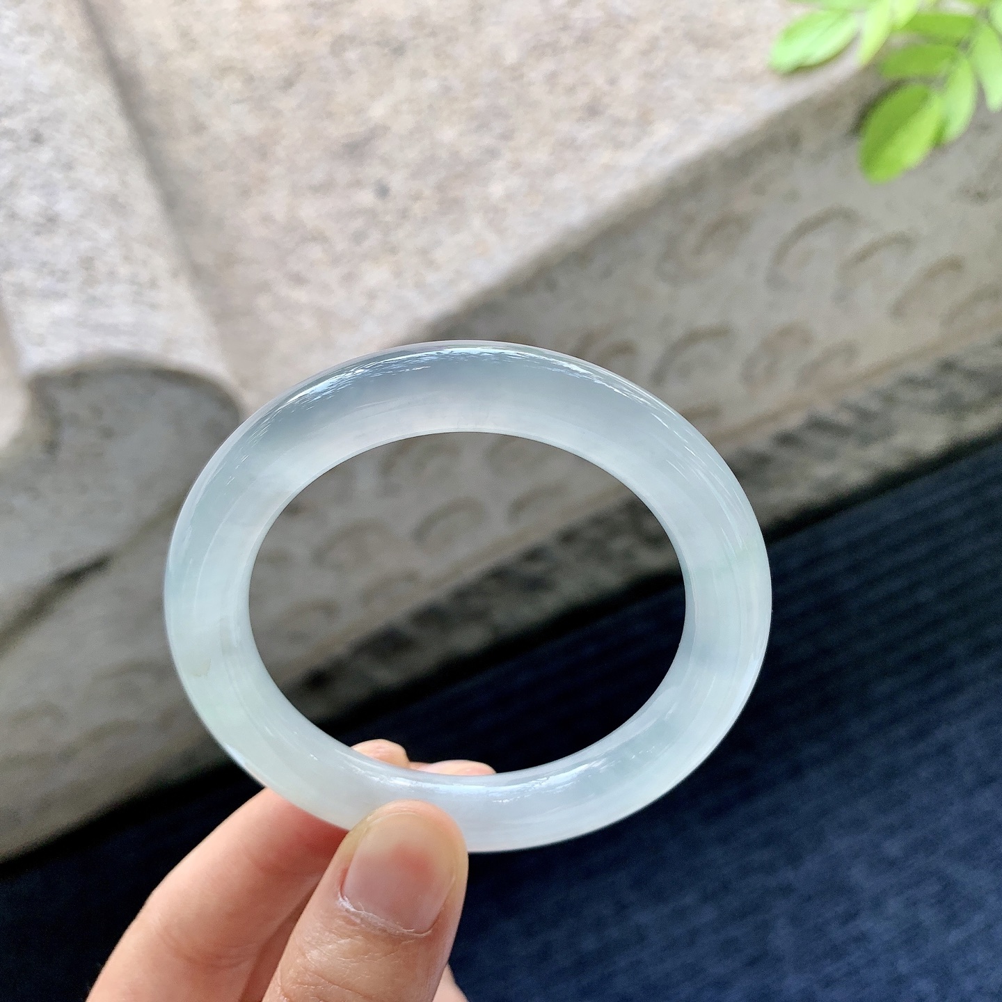 圆条50 51，冰种，清透，水润，种老，细腻，打灯有棉线