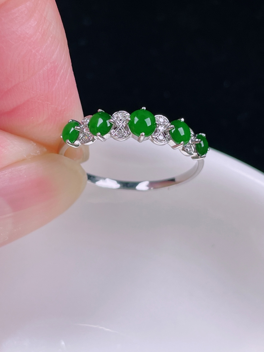 ️冰绿戒指，老种起光，细底通透，尺寸：裸石3.7/3/2.2mm0712