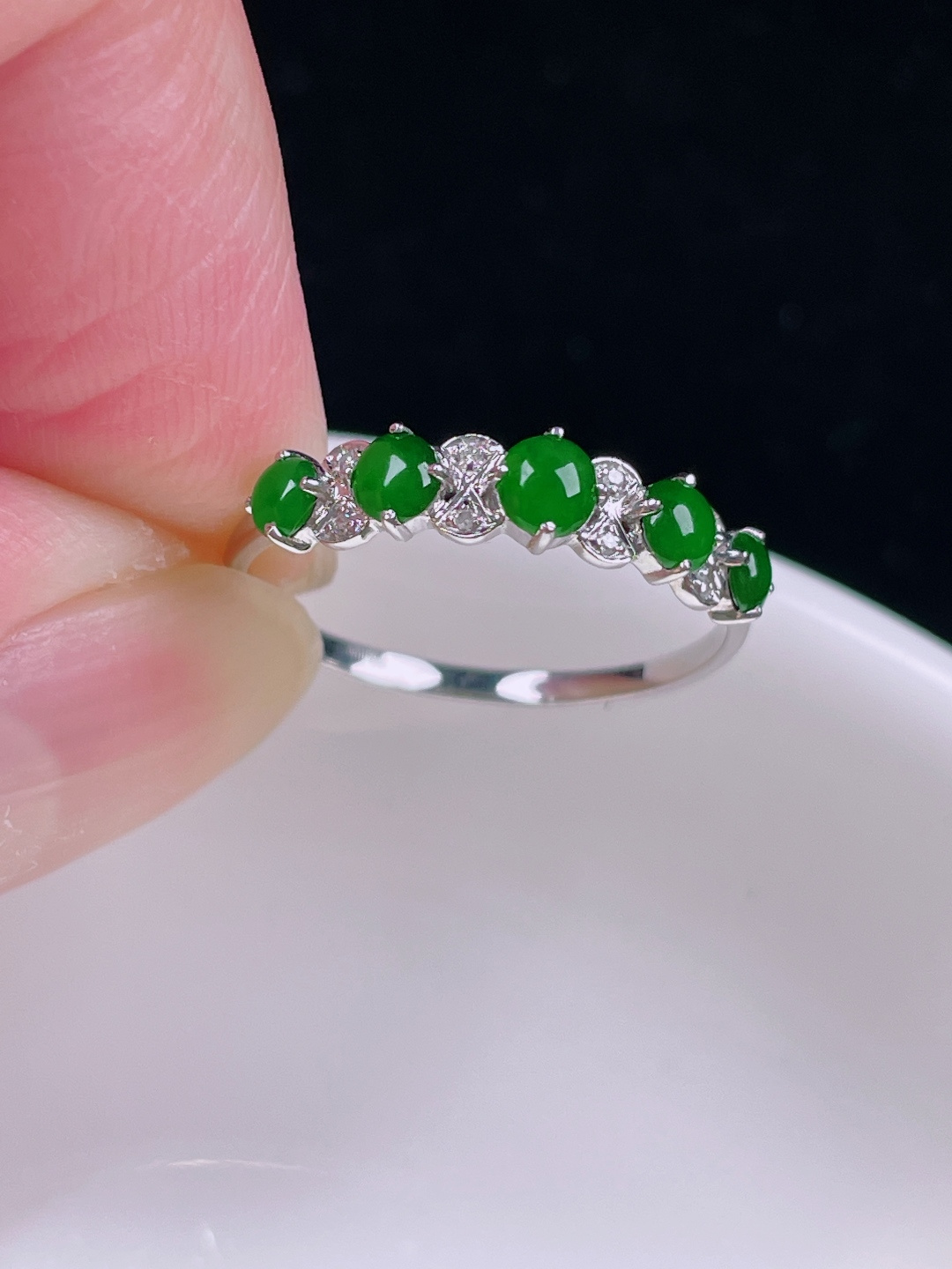 ️冰绿戒指，老种起光，细底通透，尺寸：裸石3.7/3/2.2mm0712