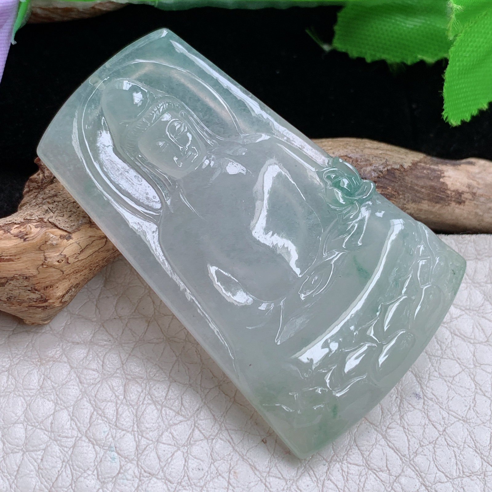 lz实拍50.6*30.5*5缅甸翡翠精雕冰飘花持莲观音 玉观音玉吊坠