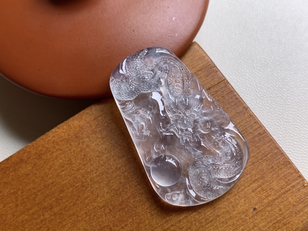 ️ 玻璃种龙牌 底子水润冰透，工艺精湛栩栩如生，尺寸33.3*20.5*3.8