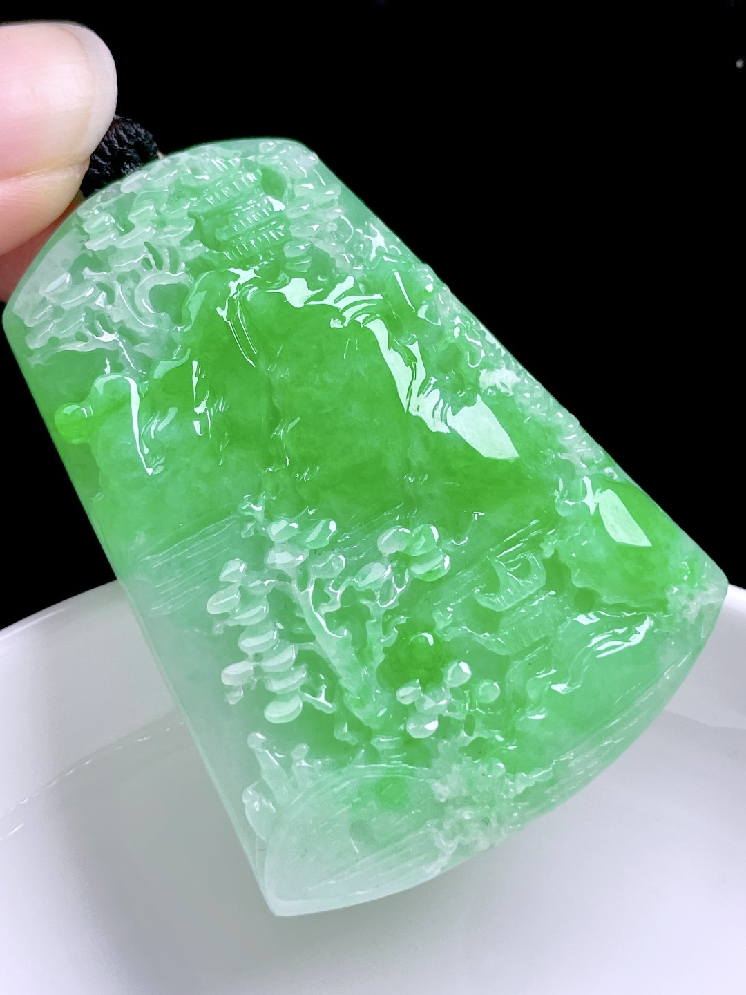 ️ 冰阳绿山水牌 色泽鲜艳，层次分明 尺寸：52/38.8/4.9