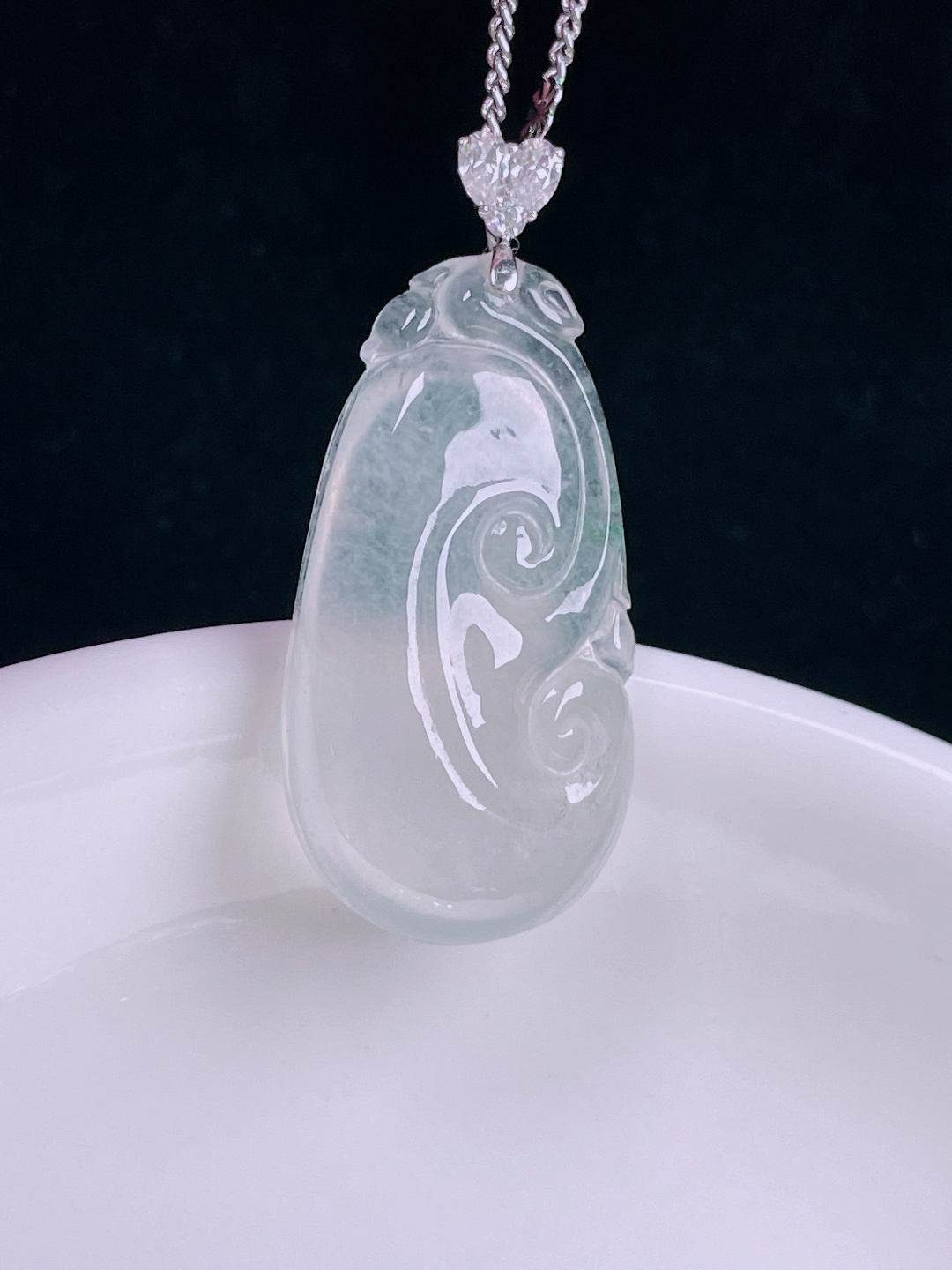 白冰如意，老种起光，细底通透，尺寸：33裸石28.3/14.6/5.2mm0712