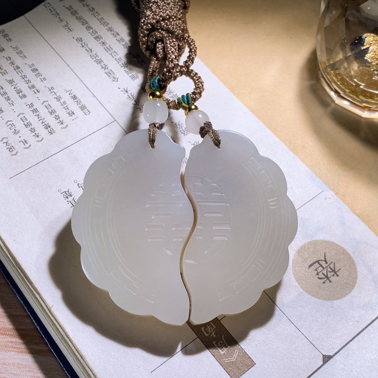 一对价！新疆和田玉且末糖龙凤对挂件 尺寸43/27/8总重40克，玉质细腻油润 底色纯净 脂粉好，品质好！lt260711